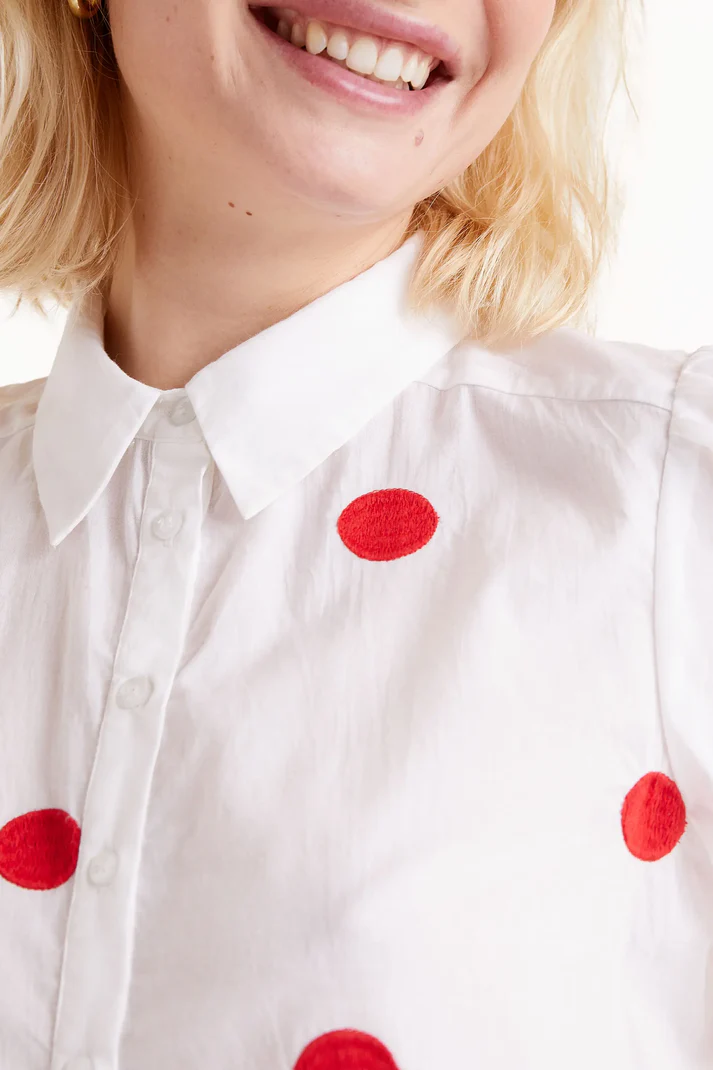CAMISA DE LUNARES ROJOS