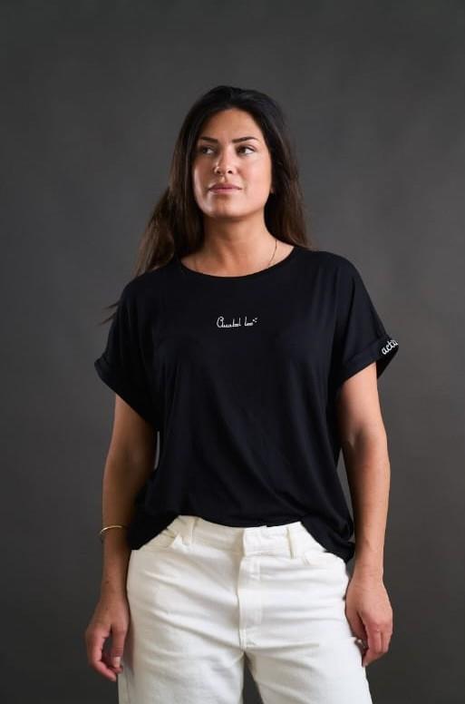 CAMISETA BÁSICA NEGRA