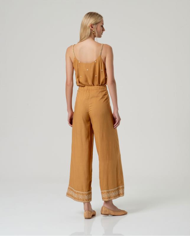 PANTALÓN AMPLIO CON DETALLES