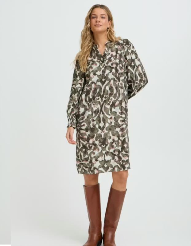 VESTIDO ESTAMPADO EN VERDE