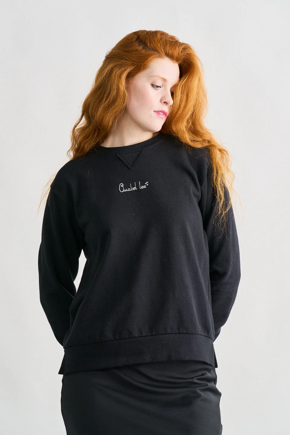 SUDADERA BÁSICA NEGRA