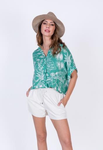 BLUSA VERDE Y DIBUJO BLANCO
