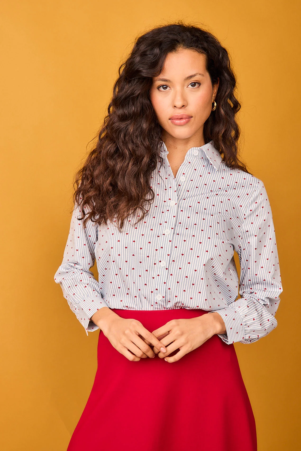 CAMISA DE CORAZONES Y RAYAS