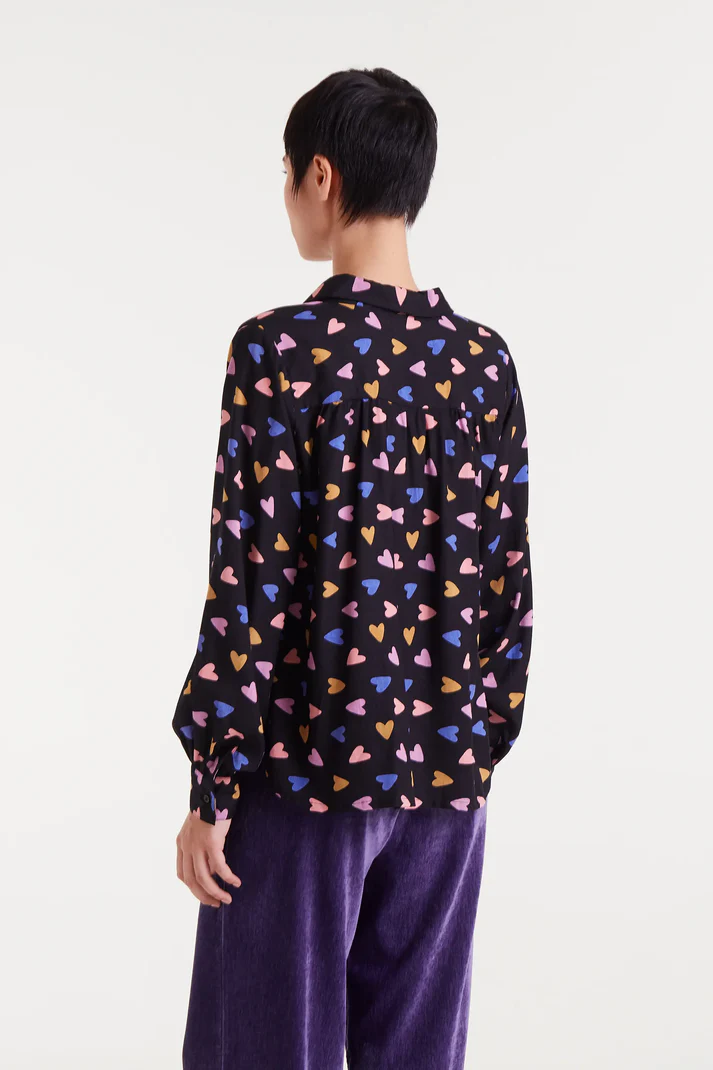 CAMISA CON CORAZONES 