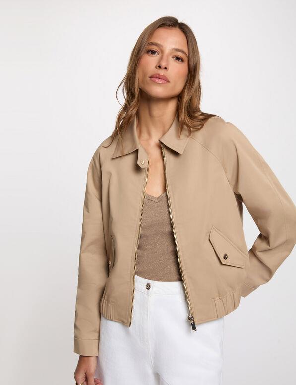 chaqueta corta cuello abierto