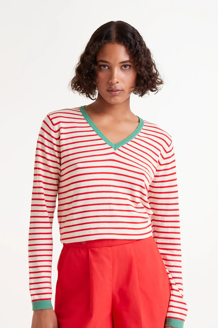 JERSEY DE RAYAS ROJO Y CUELLO VERDE