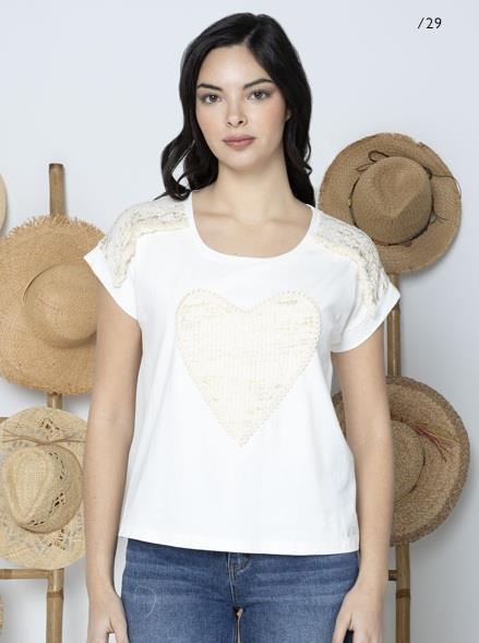 CAMISETA CON DETALLES HOMBROS