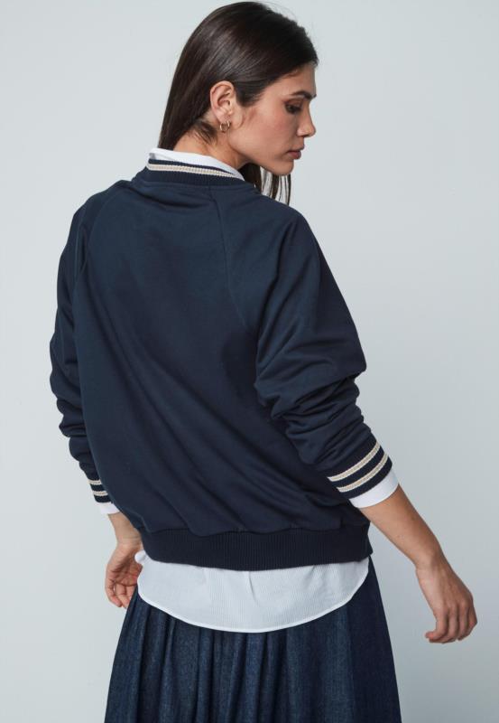 SUDADERA CON DIBUJO CENTRAL