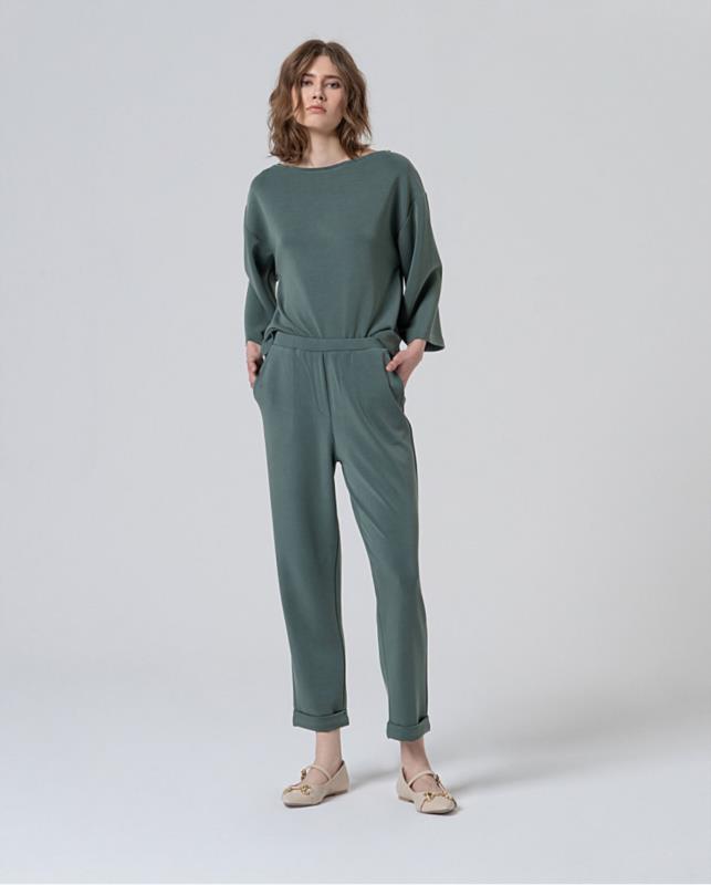 PANTALÓN ESTILO JOGGER