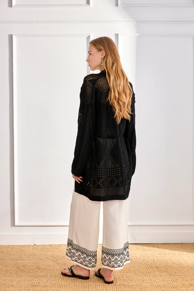 CÁRDIGAN CON APLIQUE FLORAL