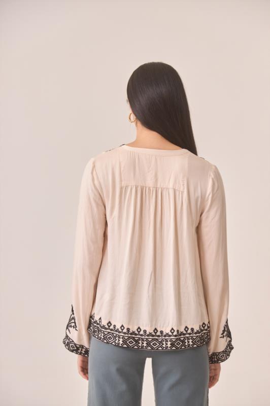 BLUSA MODAL CON BORDADO