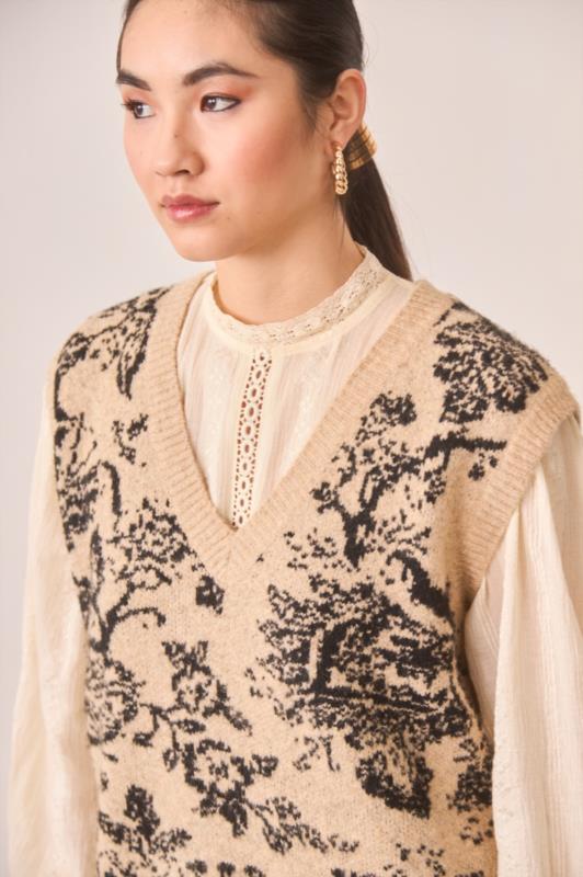 CHALECO DE PUNTO JACQUARD FLORAL
