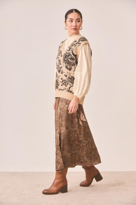 CHALECO DE PUNTO JACQUARD FLORAL