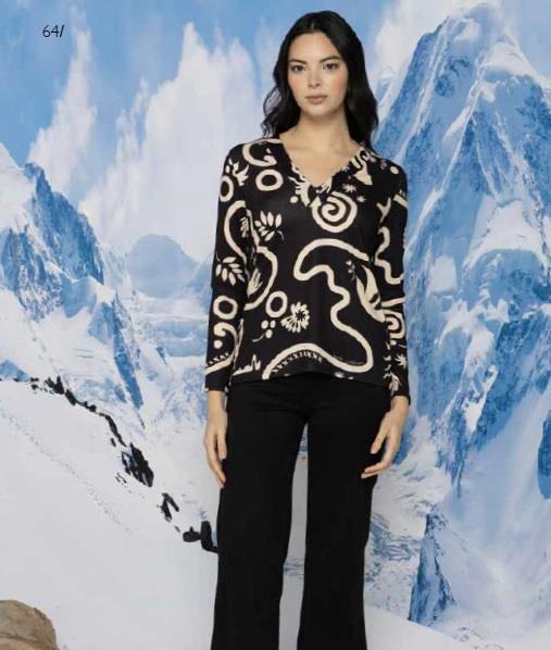 BLUSA CON DIBUJOS EN BEIGE